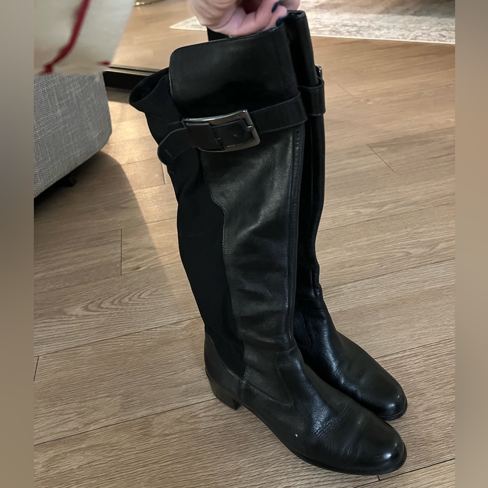 Tahari Boots